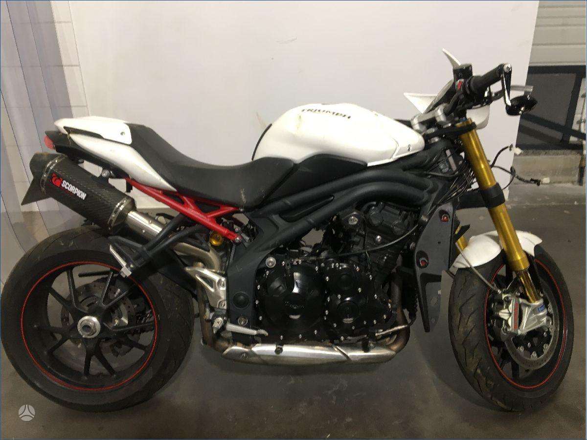 Triumph Speed Triple, street / classic
