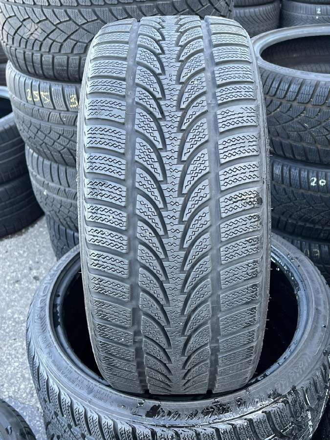 Nokian WR (87V), зимние 235/35 R19