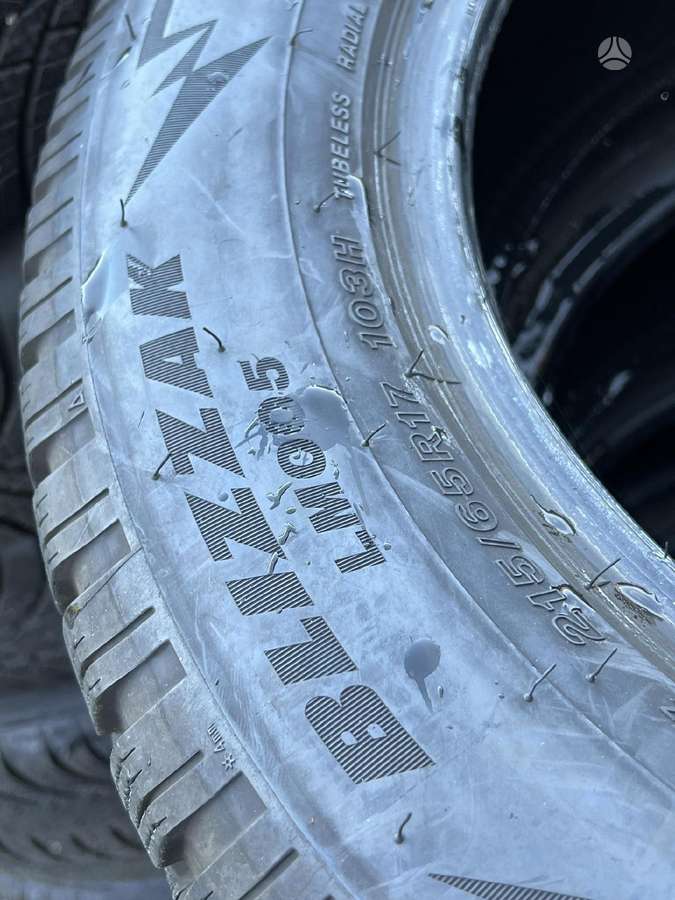 Bridgestone BLIZZAK LM005, winter 215/65 R17