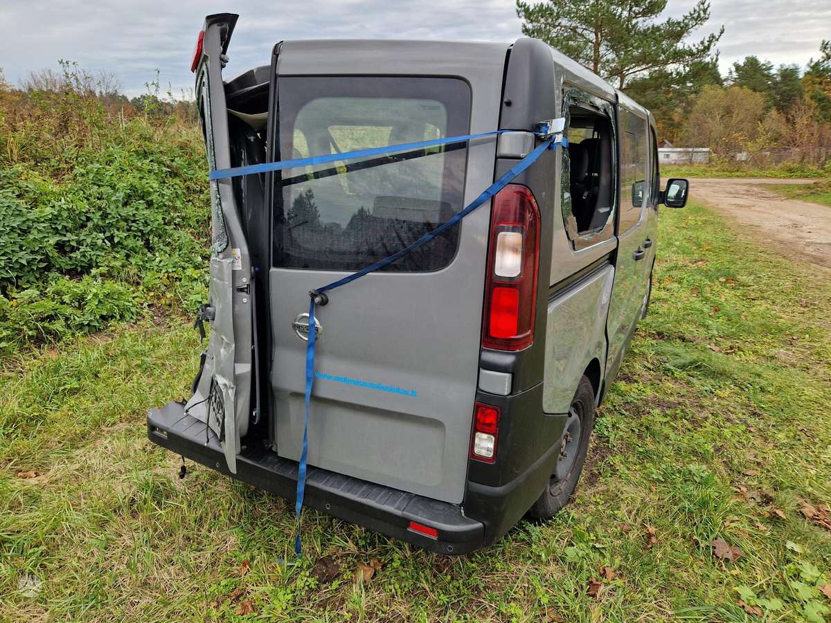 Nissan NV300 dalimis