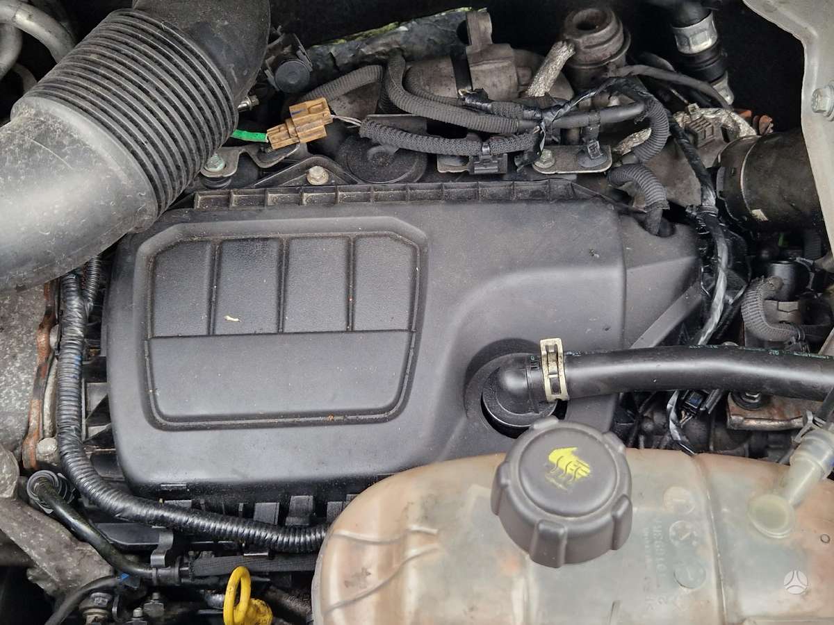 Nissan NV300 for parts