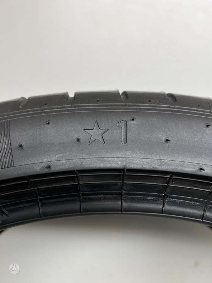 Pirelli P-Zero *1 2024m, летние 315/30 R22