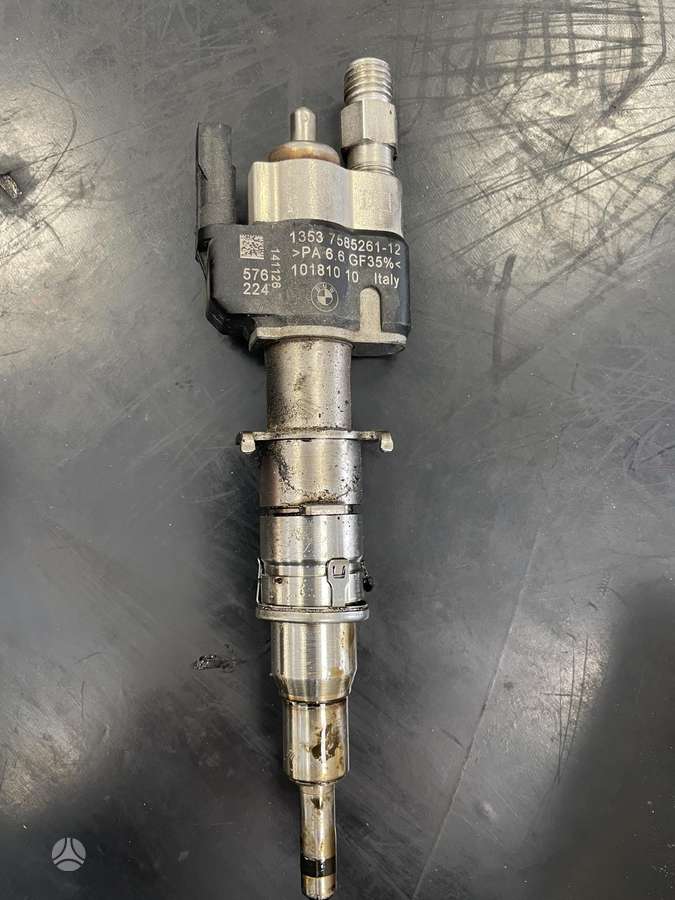 BMW 750, 13537585261-12, injection system