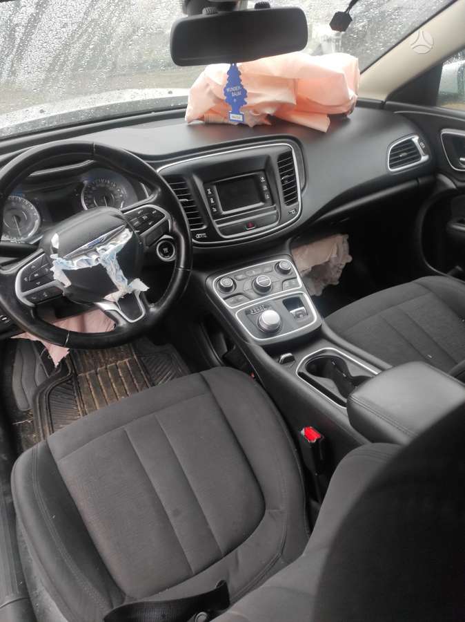 Chrysler 200