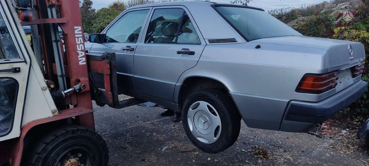 Mercedes-Benz 190 37069885048