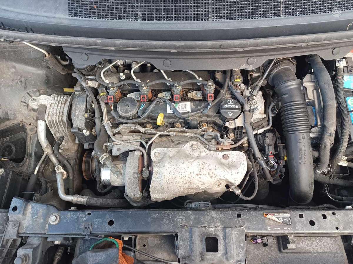 Opel Zafira по частям
