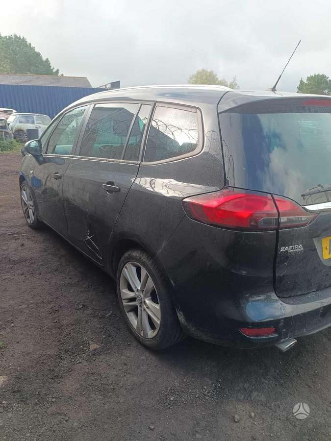 Opel Zafira for parts