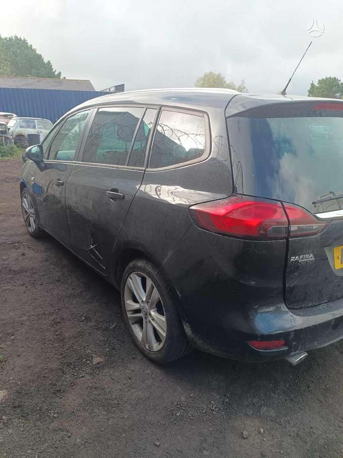 Opel Zafira по частям