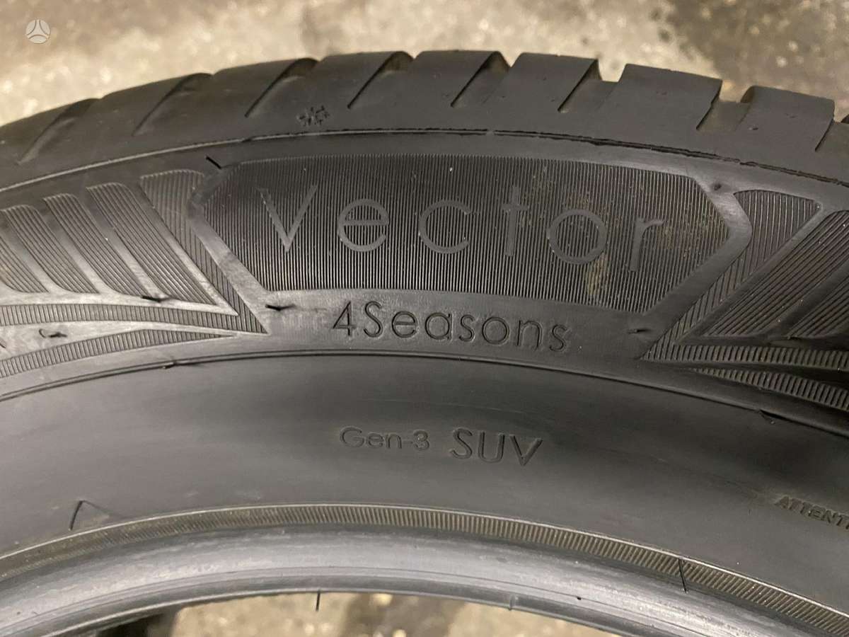 Goodyear Vector 4seasons, universalios 215/65 R17
