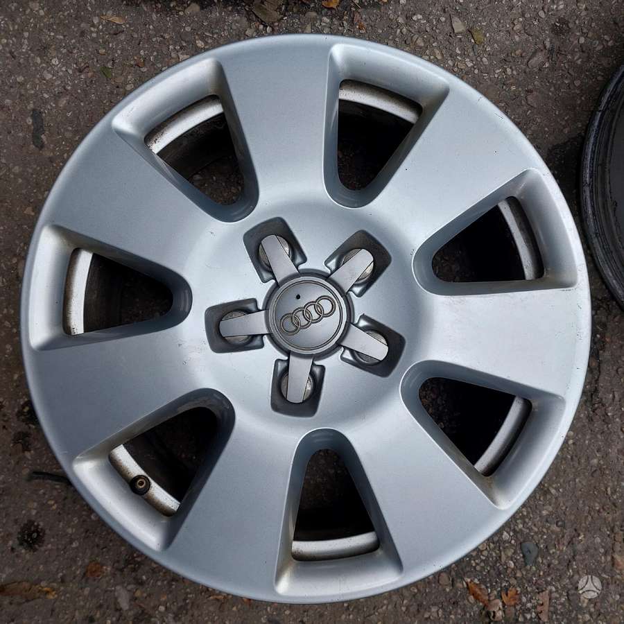 Audi Q7, lengvojo lydinio, R18