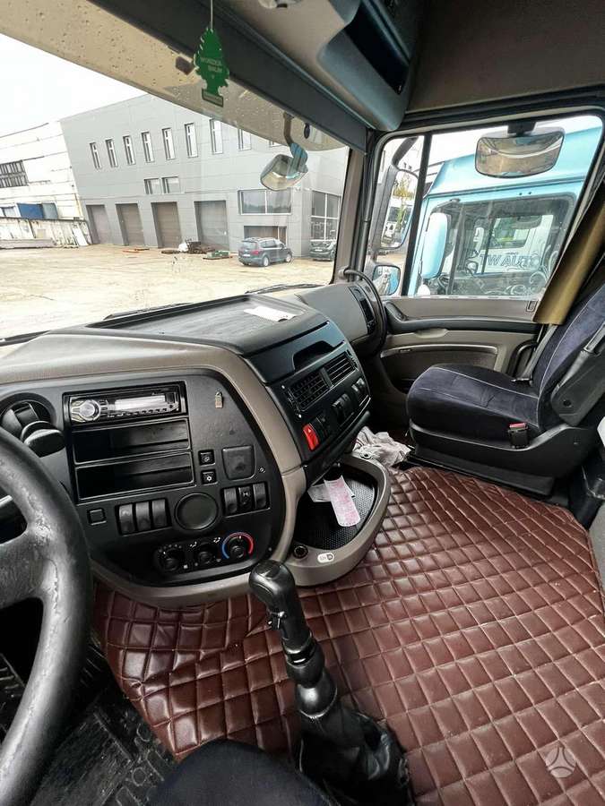 DAF FT XF105, vilcējs