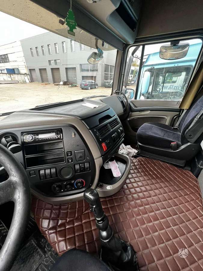 DAF FT XF105, vilkikai