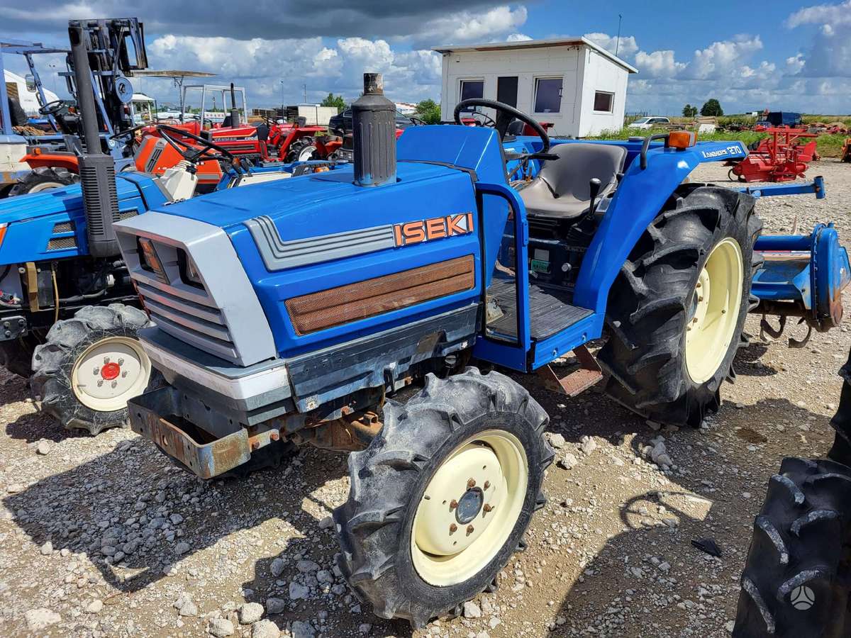 Kubota VISI MODELIAI, тракторы