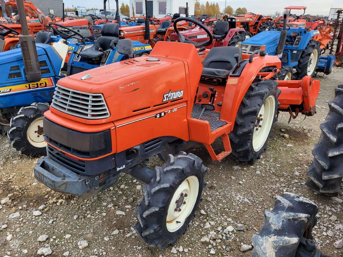Kubota VISI MODELIAI, tractors