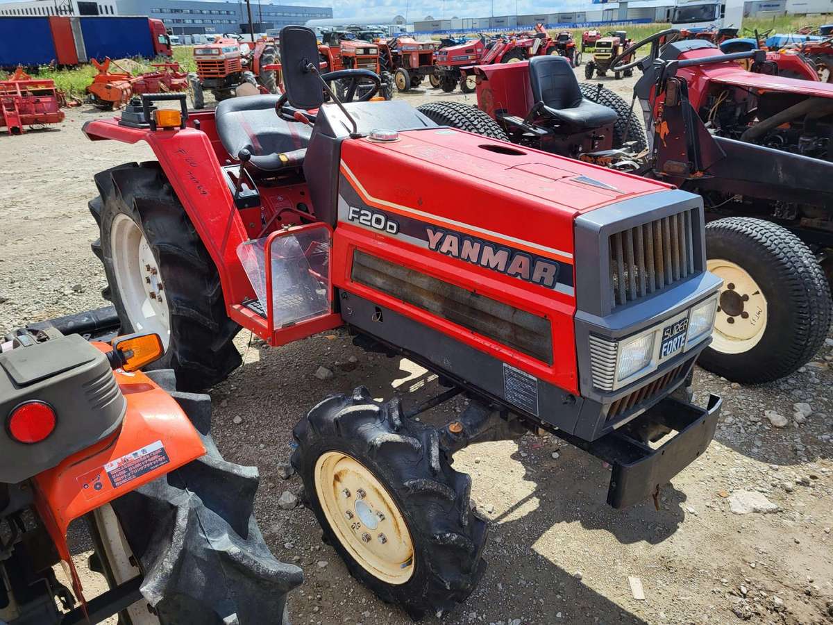 Kubota VISI MODELIAI, тракторы