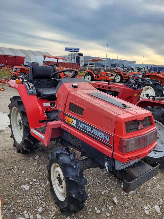 Hinomoto VISI MODELIAI, tractors