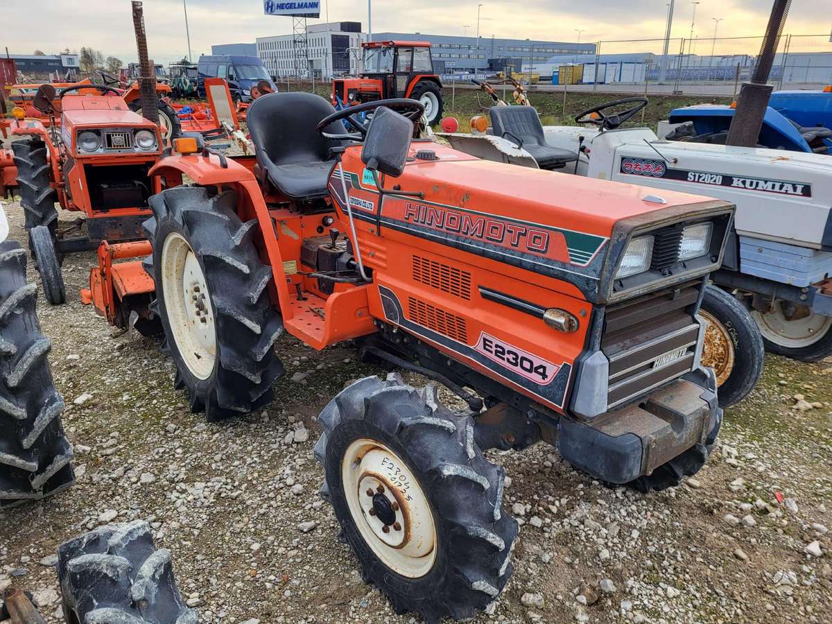 Kubota VISI MODELIAI, тракторы