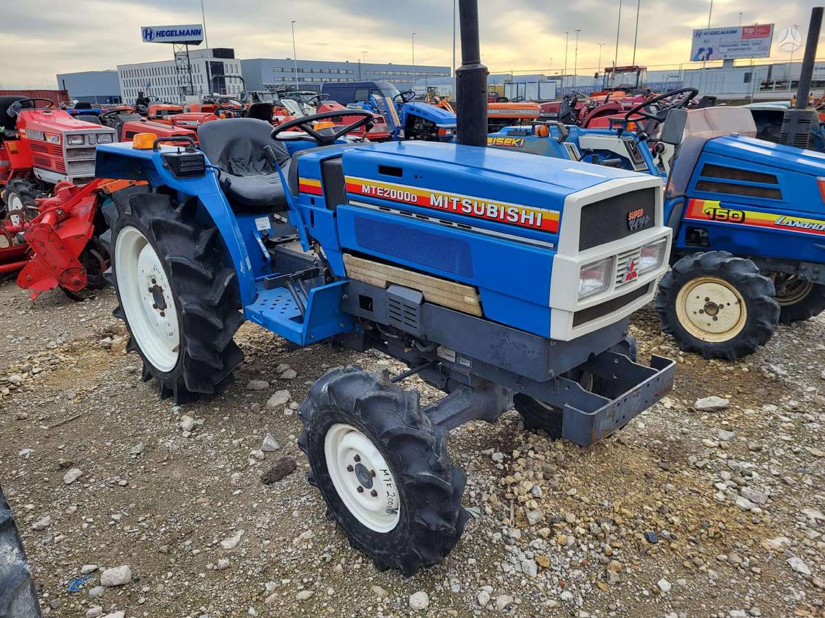 Kubota VISI MODELIAI, tractors