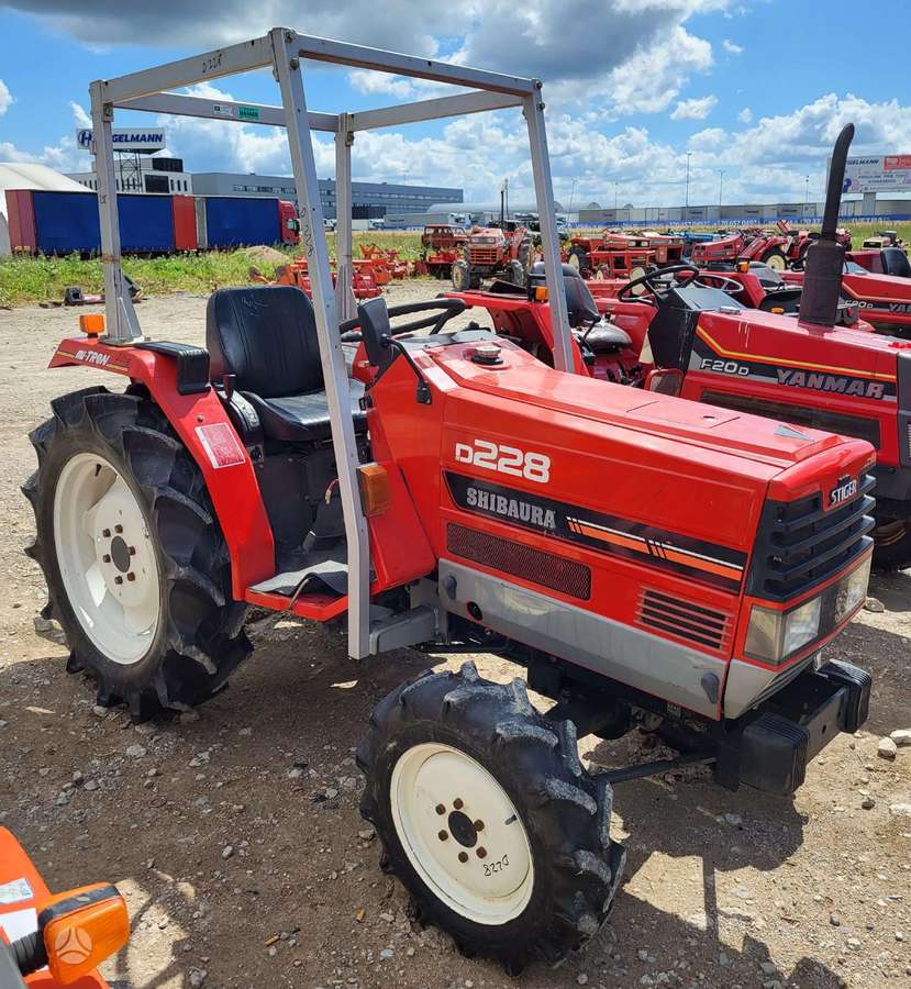 Kubota VISI MODELIAI, тракторы