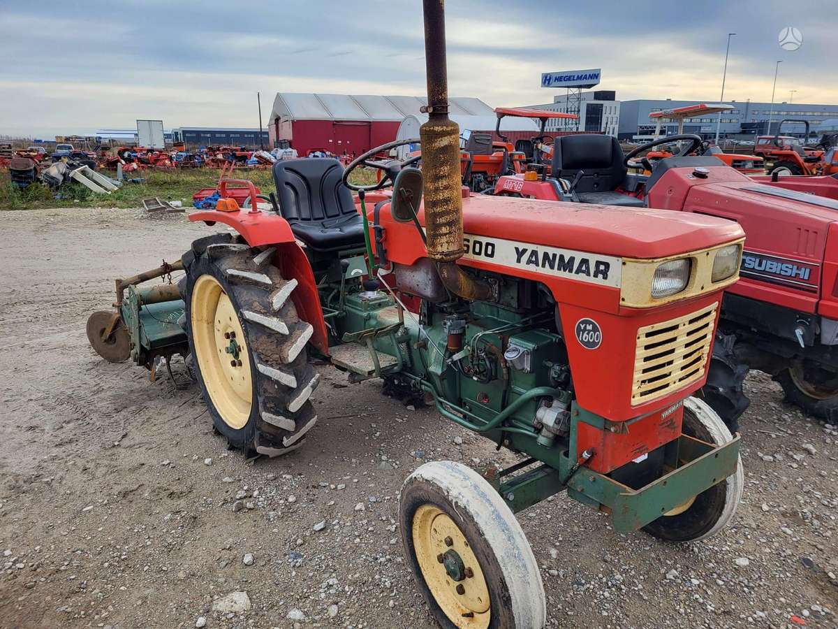 Kubota VISI MODELIAI, tractors