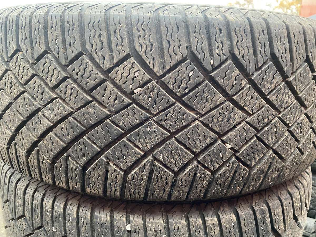 Continental, зимние 235/55 R18