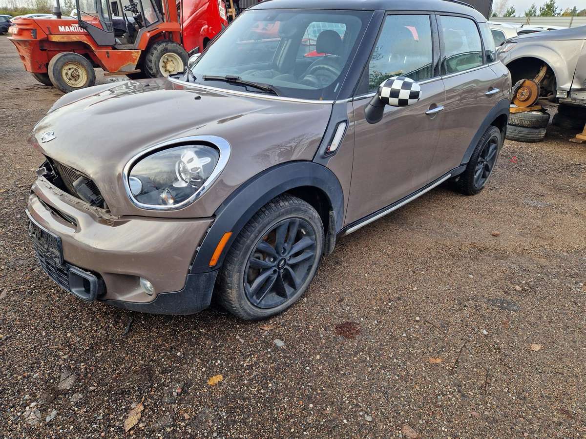 Mini Countryman S по частям