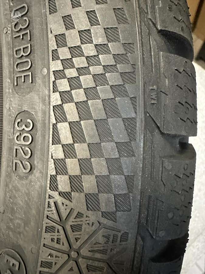 Continental TS 860 S, winter 245/40 R20