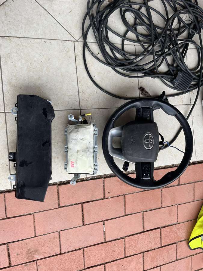 Toyota Hilux kėbulo dalys