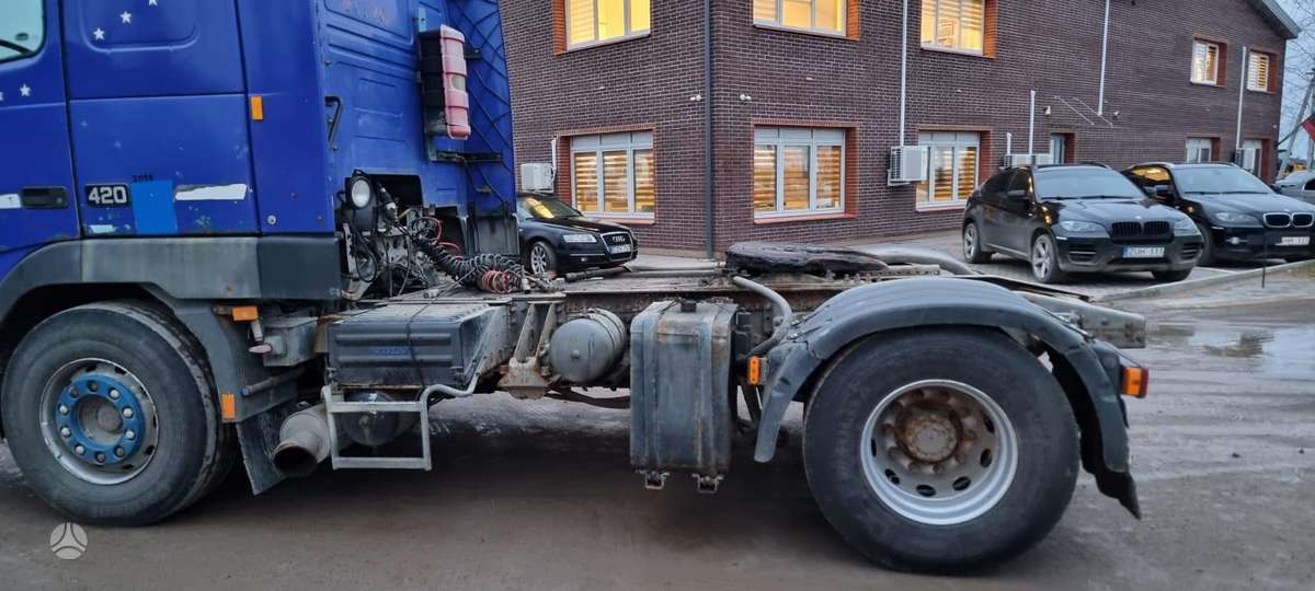 Volvo FH-12, single sleeper