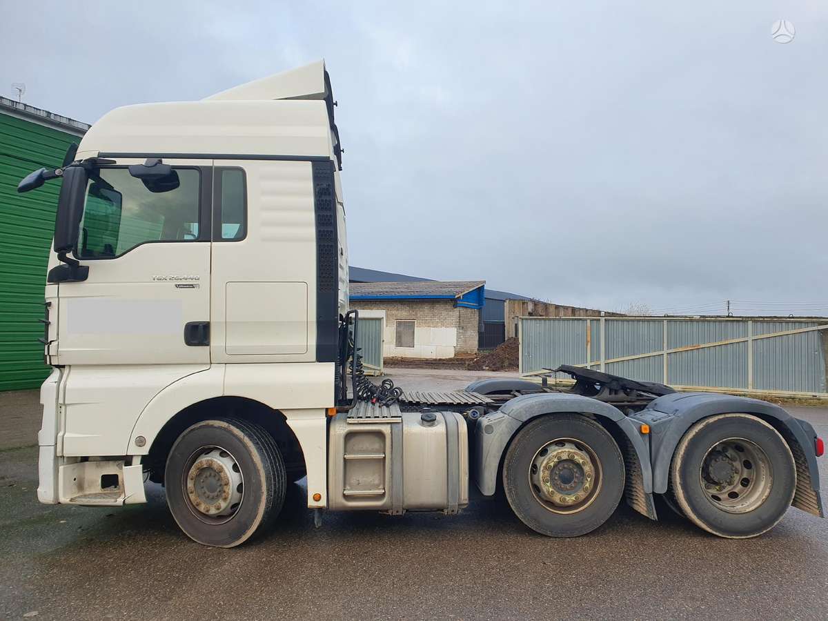 MAN TGX, semi-trailer trucks