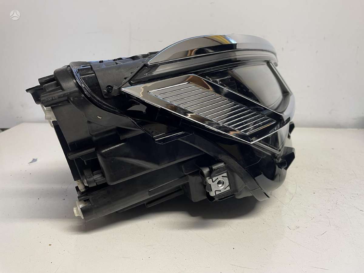 Volkswagen Touareg lights
