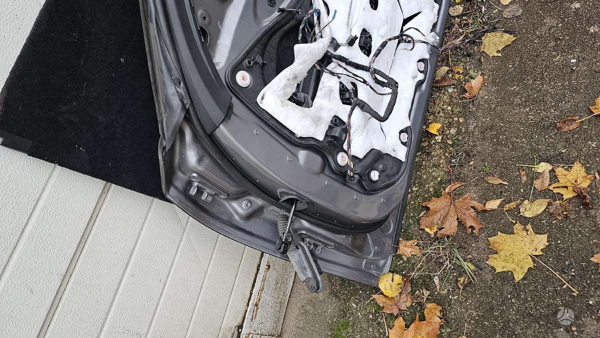 BMW 7 serija по частям