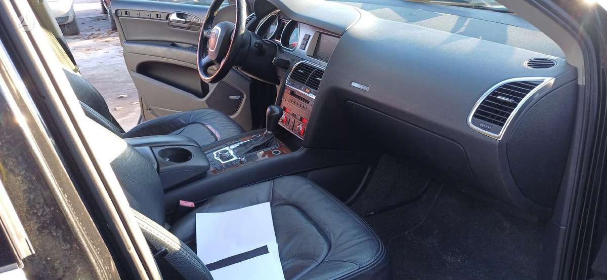 Audi Q7 for parts