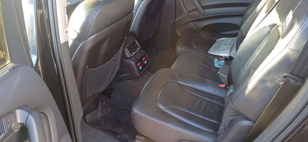Audi Q7 for parts
