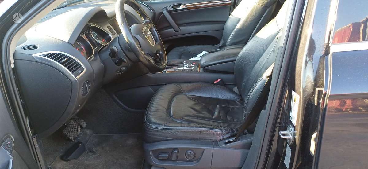 Audi Q7 for parts