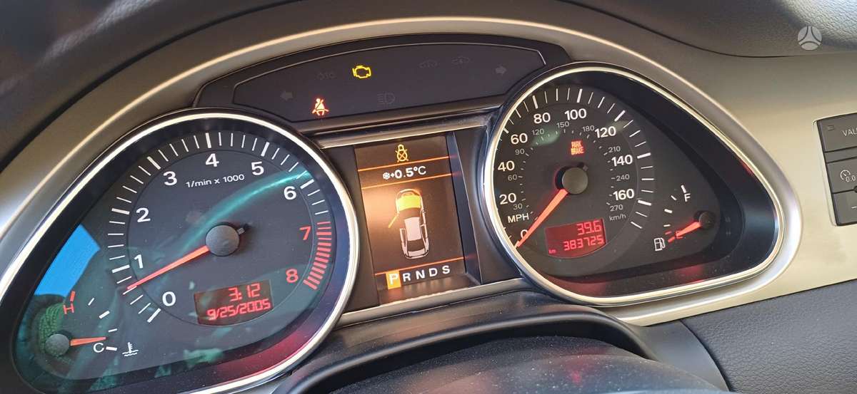 Audi Q7 dalimis