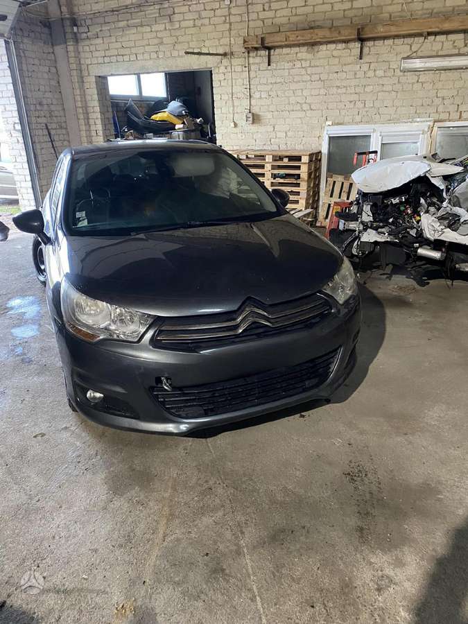 Citroen C4 dalimis. Europa