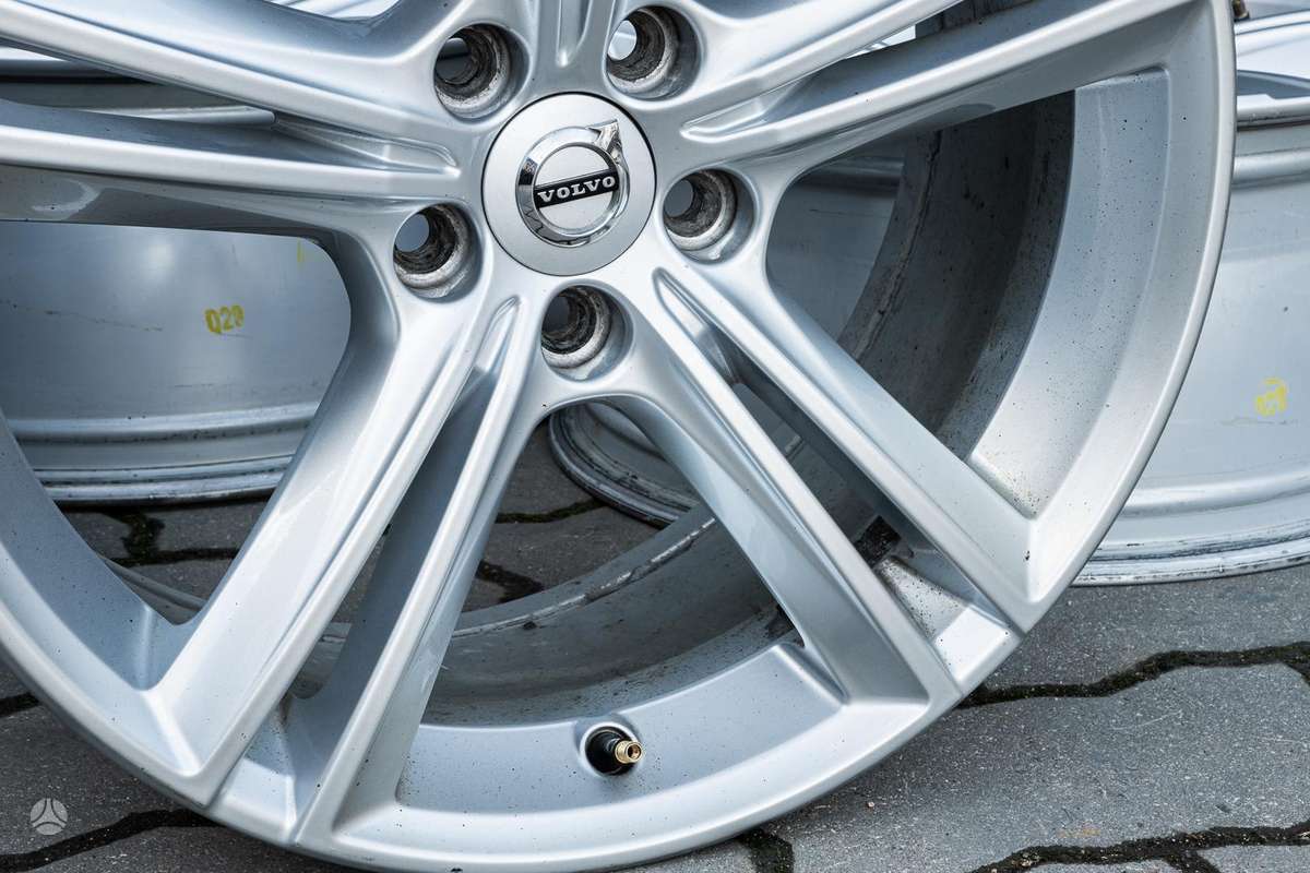 Volvo, light alloy, R18