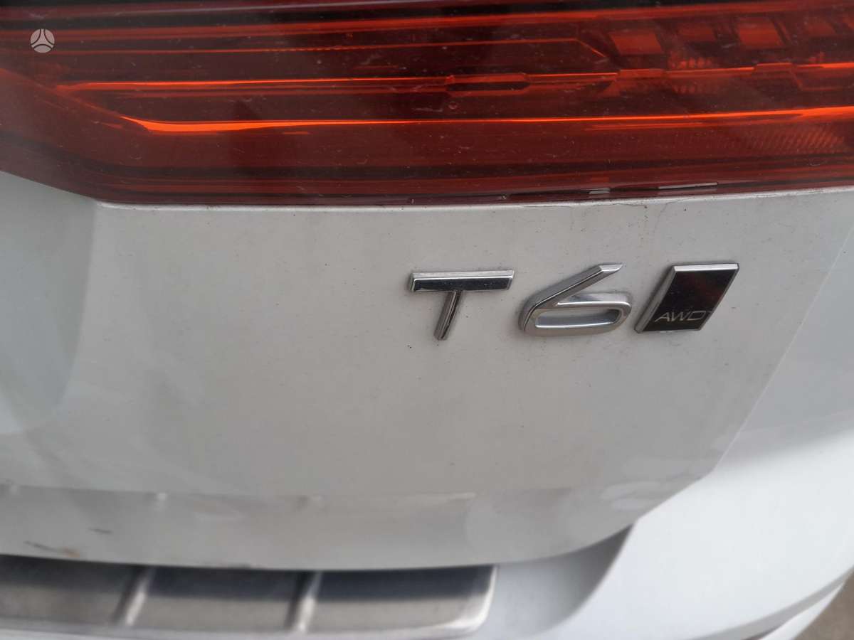 Volvo XC60 dalimis. T6