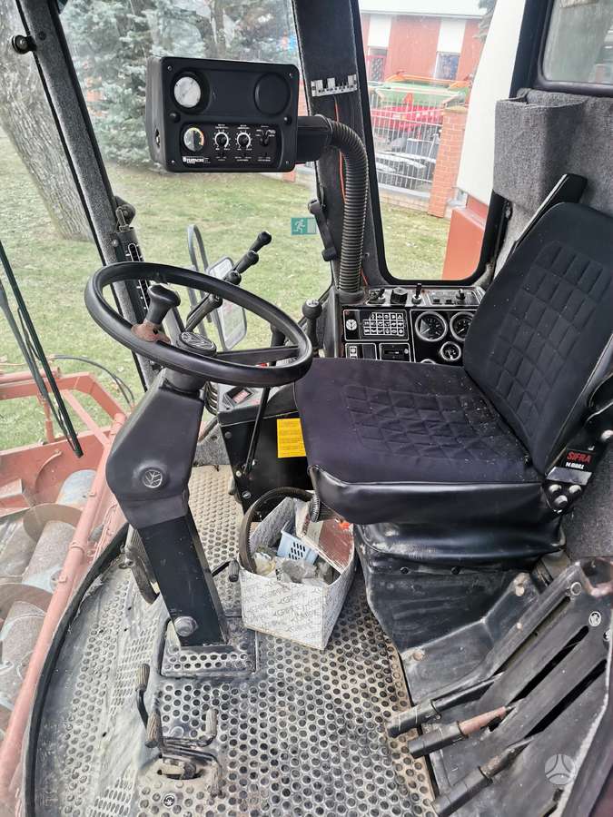 Laverda 3750, combine harvesters