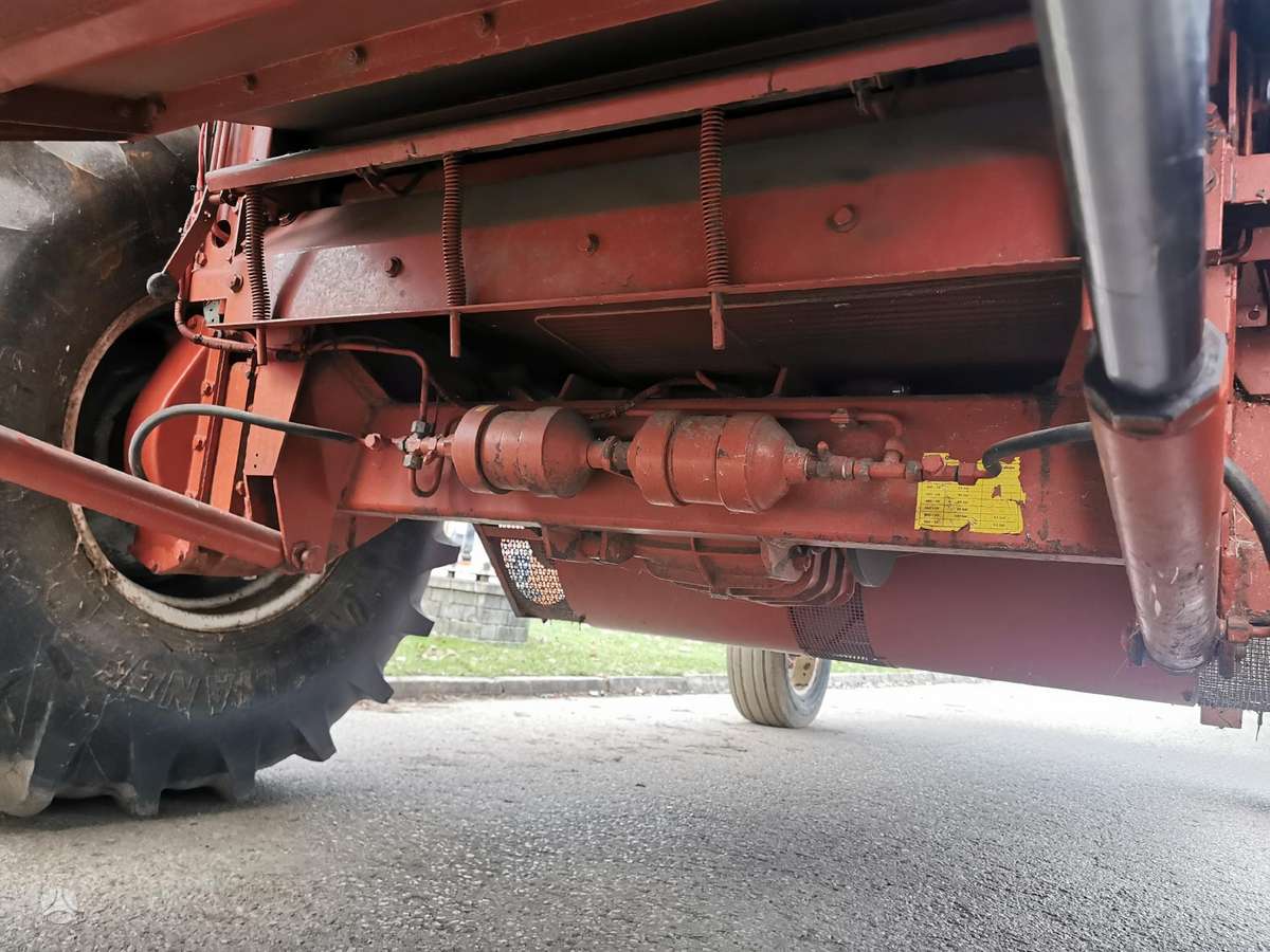 Laverda 3750, combine harvesters