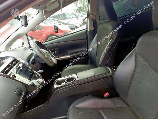 Toyota Prius+ по частям