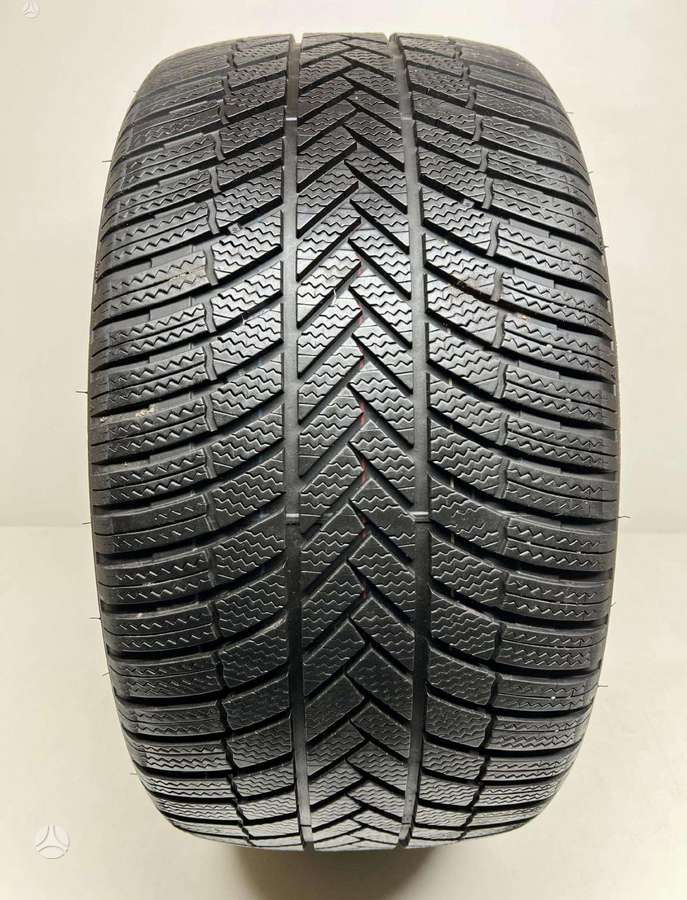 Bridgestone Blizzak LM005 2020m, winter 285/45 R20