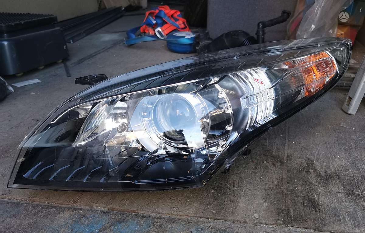 Renault Megane Tik k p žibintas ir rėmas