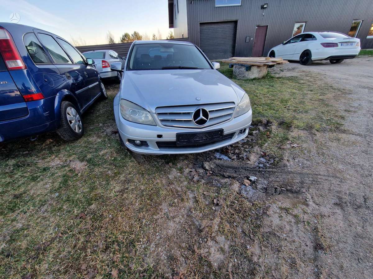 Mercedes-Benz C klasė dalimis
