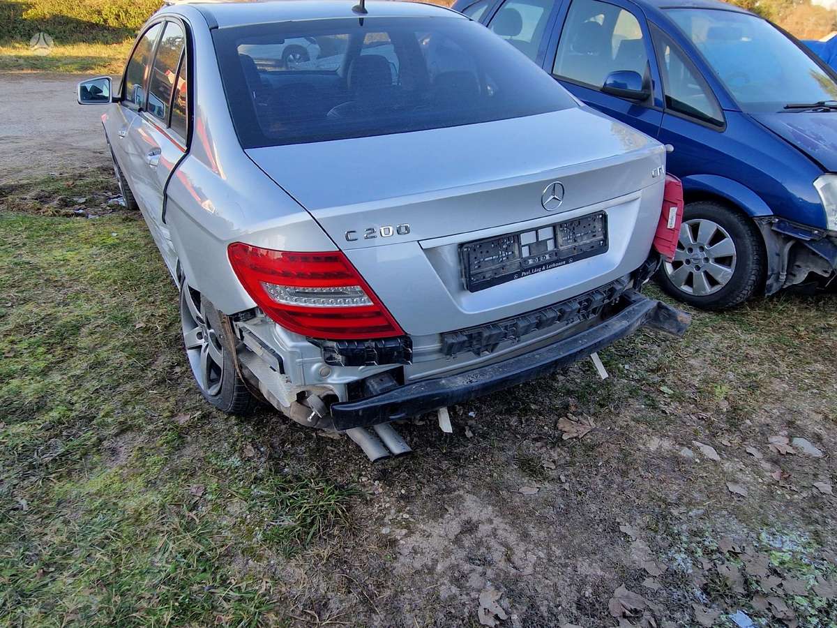 Mercedes-Benz C klasė по частям