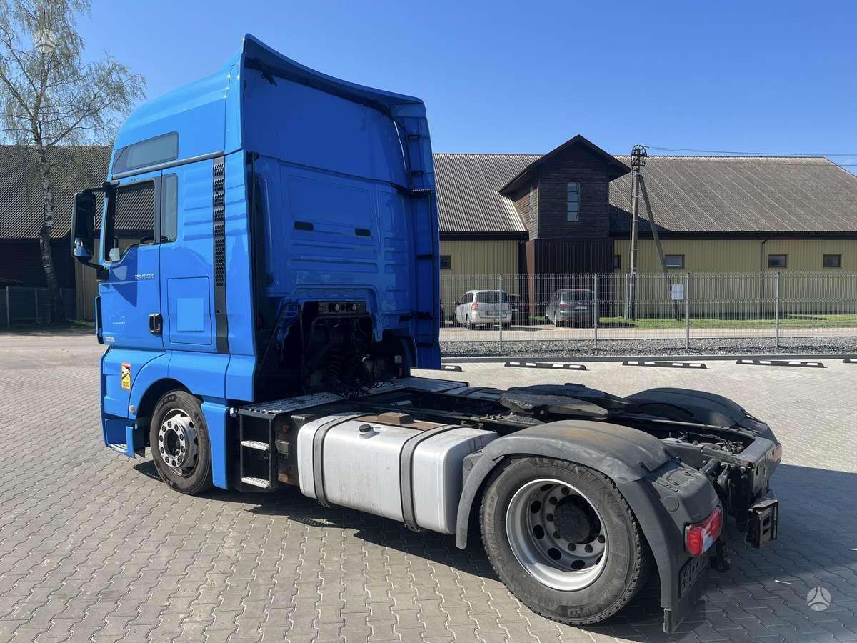 MAN TGX18.500 LOWDECK, double sleeper