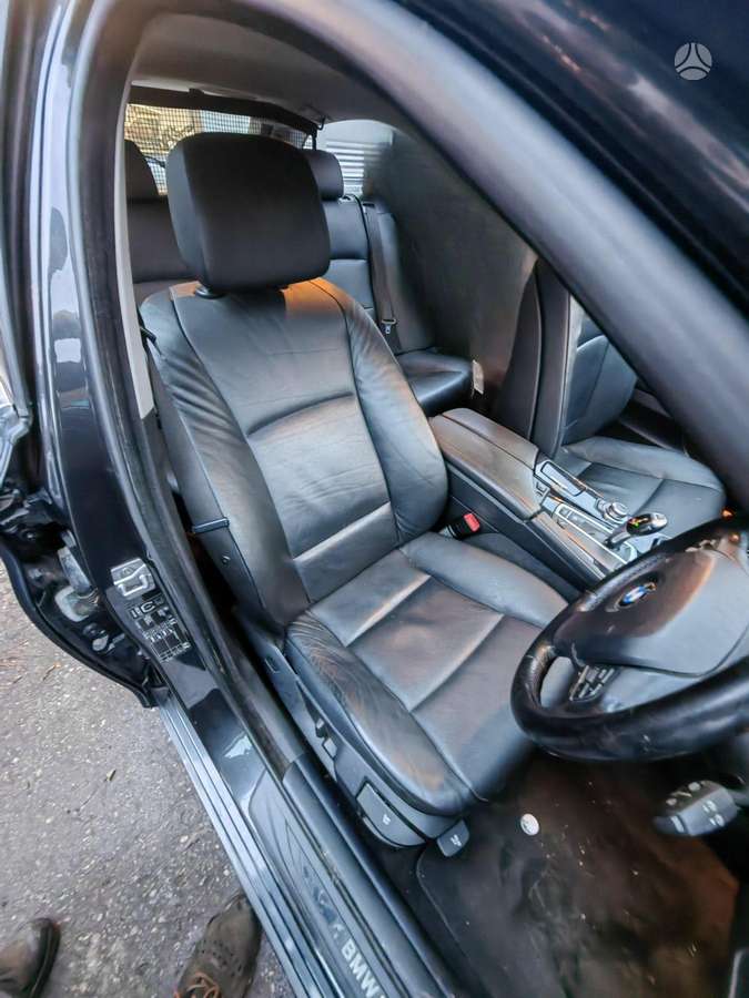 BMW 525