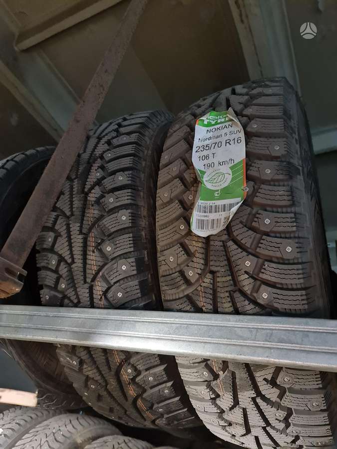 Nokian, зимние 235/70 R16