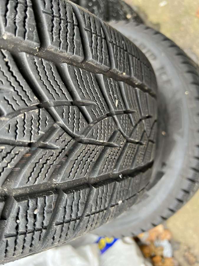 Goodyear Eagle UltraGrip, winter 225/65 R17